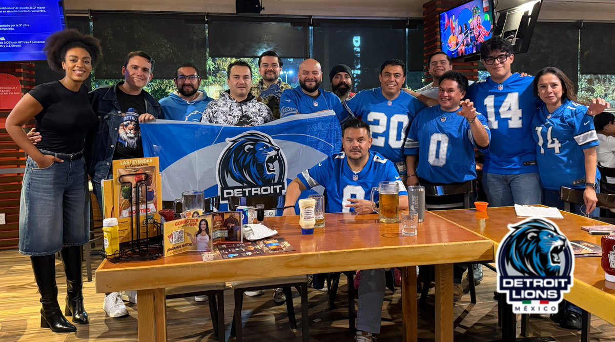 DetroitLionsMex's tweet photo. Aquí estamos y aquí seguiremos 🦁❤️
Juego cerrado en Carolina pero esta noche llegamos al 3-1
Desde #mexicocity hasta #motorcity 🇲🇽 🇺🇸 

#DefendTheDen #OnePride #detroitlions #NFL #detroitlionsmexico #NFLMexico #ESPNMX https://t.co/SgdwysSXUN