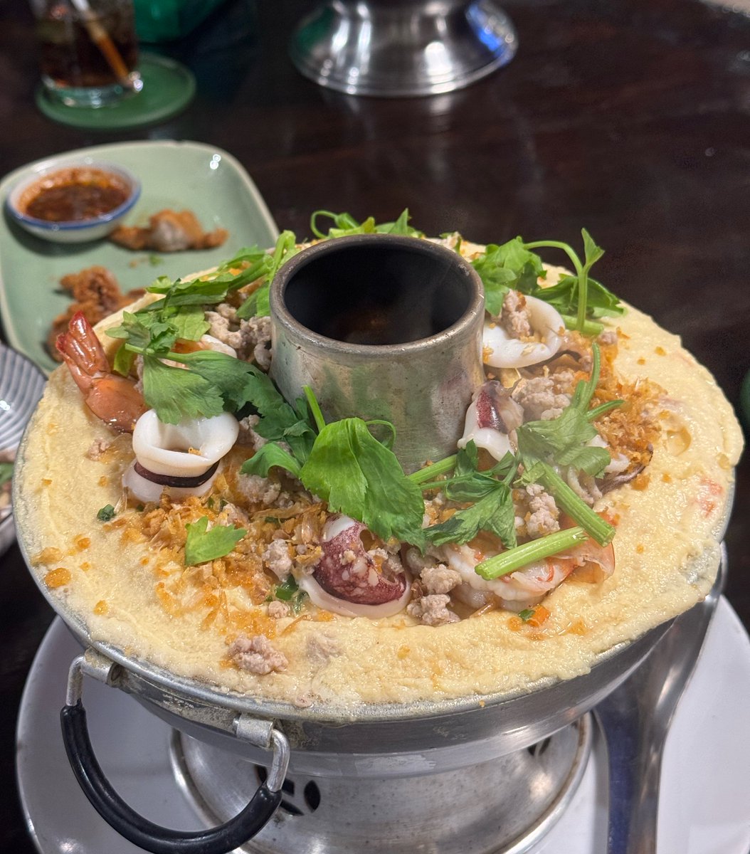 away_but_online's tweet photo. ค้นพบร้านเด็ดระหว่างกลับจากอยุธยา
📍ชาณา
เป็นร้านอาหารไทย รสชาติอร่อยมาก เมนูแนะนำเลยคือหลนกุ้ง ต้มข่าปลาสลิด ไข่ตุ๋นหม้อไฟ แล้วราคาดีเกิน ทั้งหมดนี้ราคา 1300 กว่าๆ เรากิน 7 คน ตกคนละ 190 เอง https://t.co/7zpZX89PqS