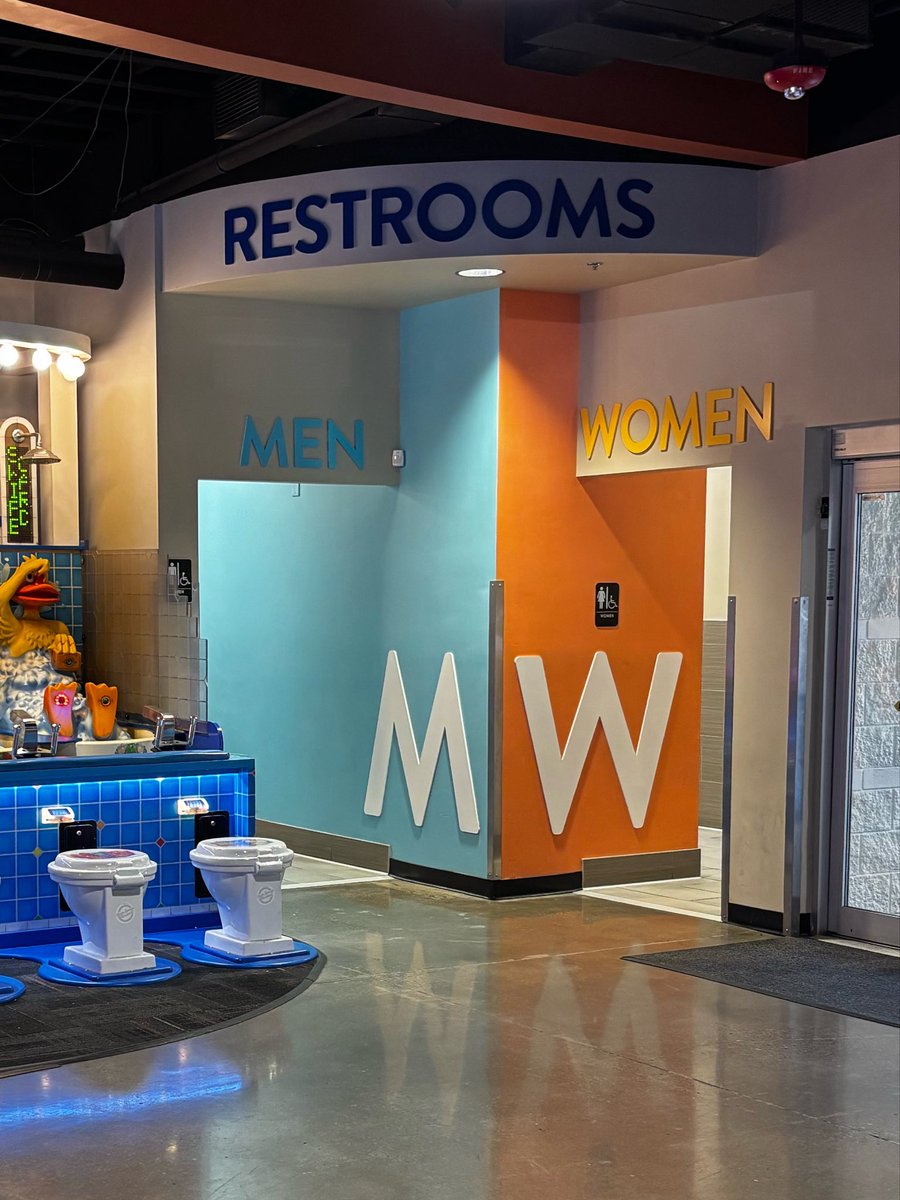 reddiesbyler's tweet photo. bathroom i saw today. this can't possibly be real ur kidding me https://t.co/xuZ0EeM16H