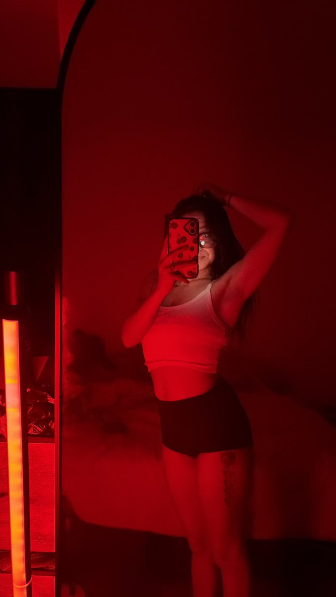BreeBreez9's tweet photo. I wanna play ❤️🍒🌹 #sexy #onlyfans #playtime #petite https://t.co/WKeNZyBCKp