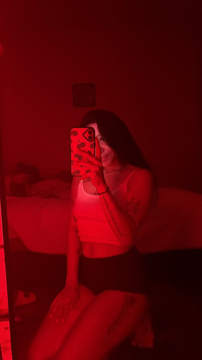 BreeBreez9's tweet photo. I wanna play ❤️🍒🌹 #sexy #onlyfans #playtime #petite https://t.co/WKeNZyBCKp