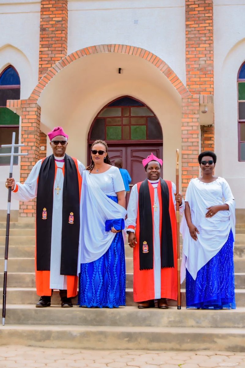 anglicanchurchR's tweet photo. It was joy, jubiliation and Celebration today in Kigeme diocese following a farewell Pastoral visit by the outgoing Archbishop and Primate of Rwanda Most Rev Dr. Laurent Mbanda a head of his retirement in late October. He thanked the Christians for their support in tenure https://t.co/45mvMe8FDB