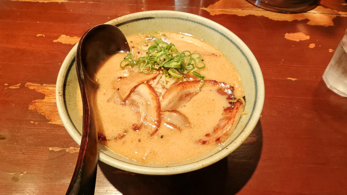 rkun's tweet photo. 久々のとんこつ醤油 https://t.co/ut93JqgSbK