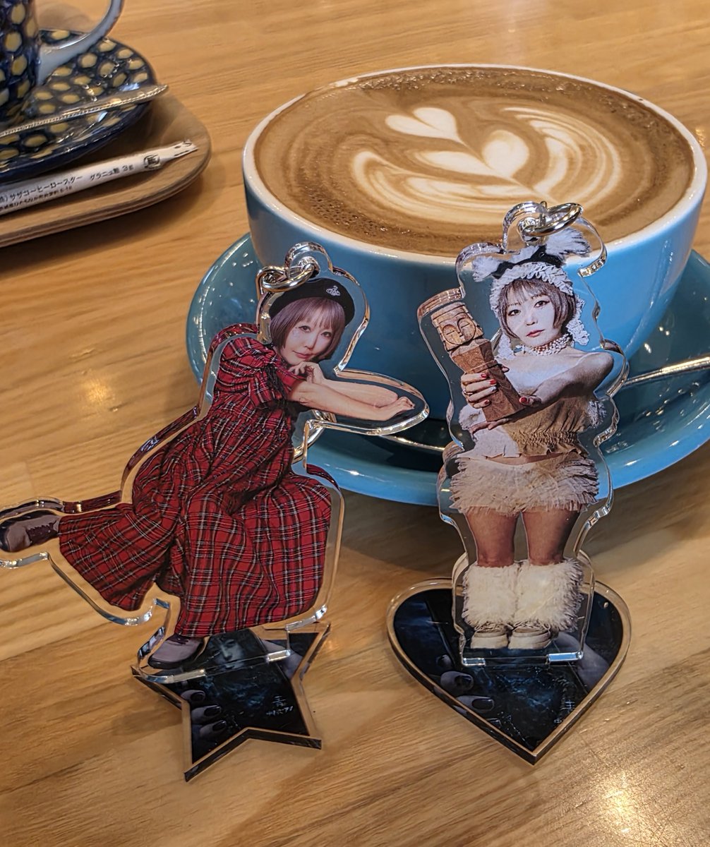 BlueTeddylovely's tweet photo. 昨日渋谷から水戸へ移動
ピアノさんと一緒に☕ https://t.co/vz6CnmYcgV