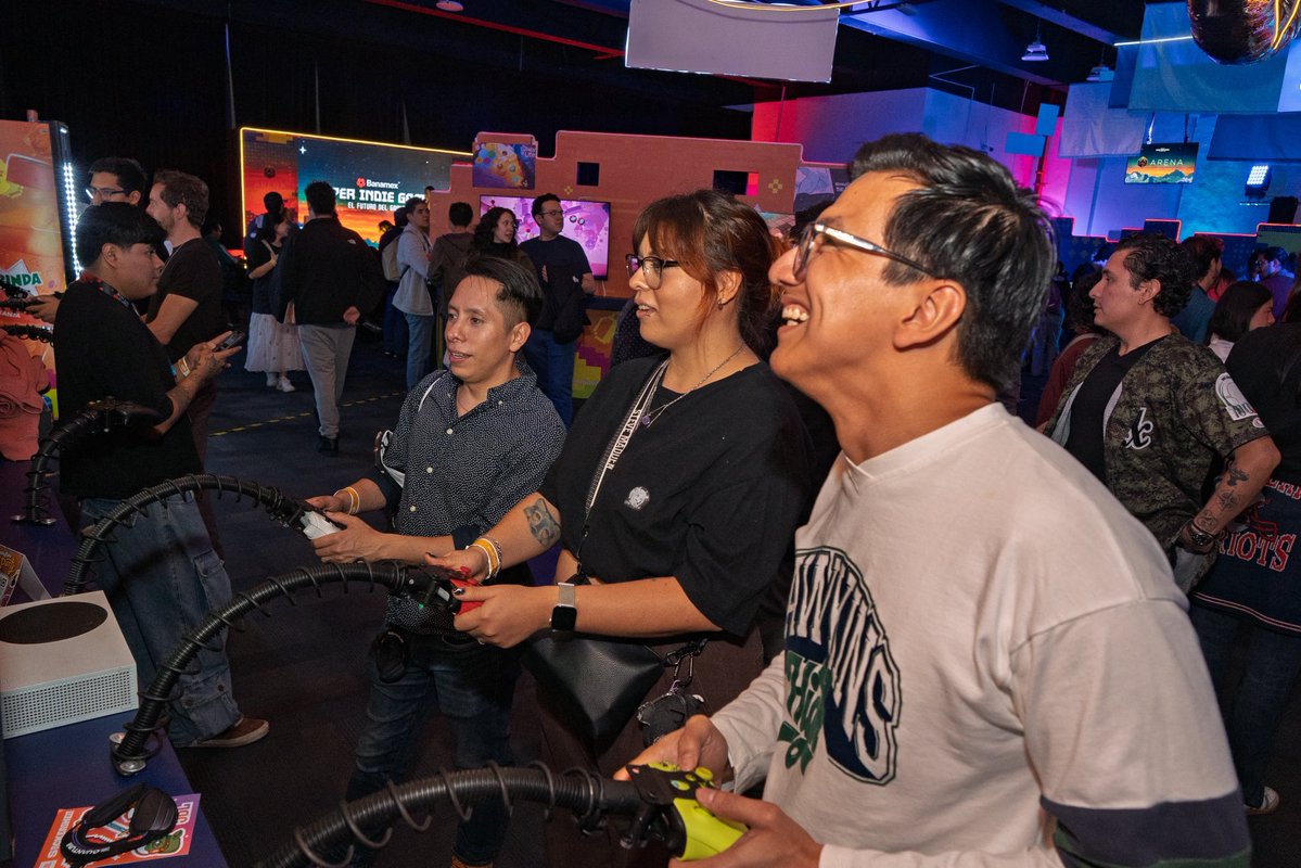 Superindiegam3s's tweet photo. Gracias a todos los que jugaron, crearon, compartieron y fueron parte de esta experiencia.

📸 Desliza para revivir algunos de los mejores momentos de hoy.

Nos vemos en la próxima. 🖤🎮 https://t.co/055dU0c8mt