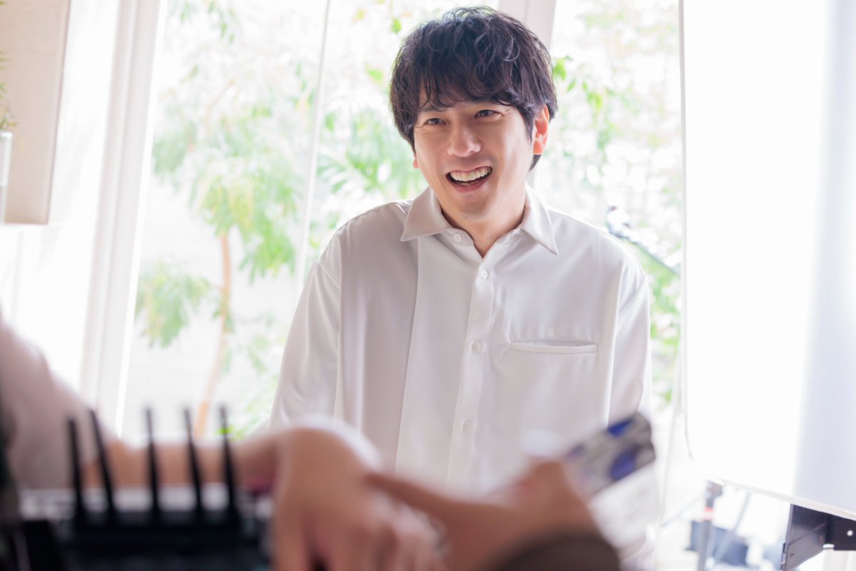 oricon's tweet photo. 二宮和也、芸能生活30周年
「大人にならなければならない、とは感じます」
⠀
🎥インタビュー＆CM撮影レポ
時間とともに心境変化
https://t.co/XRRuEMJa9w
⠀
💛Xで毎朝ポストするモーニングルーティン
💛演技力でスタッフを唸らせた撮影裏話
⠀
『キシリトールオーラテクトガム』新ブランドアンバサダーに就任・13日～新CM放送