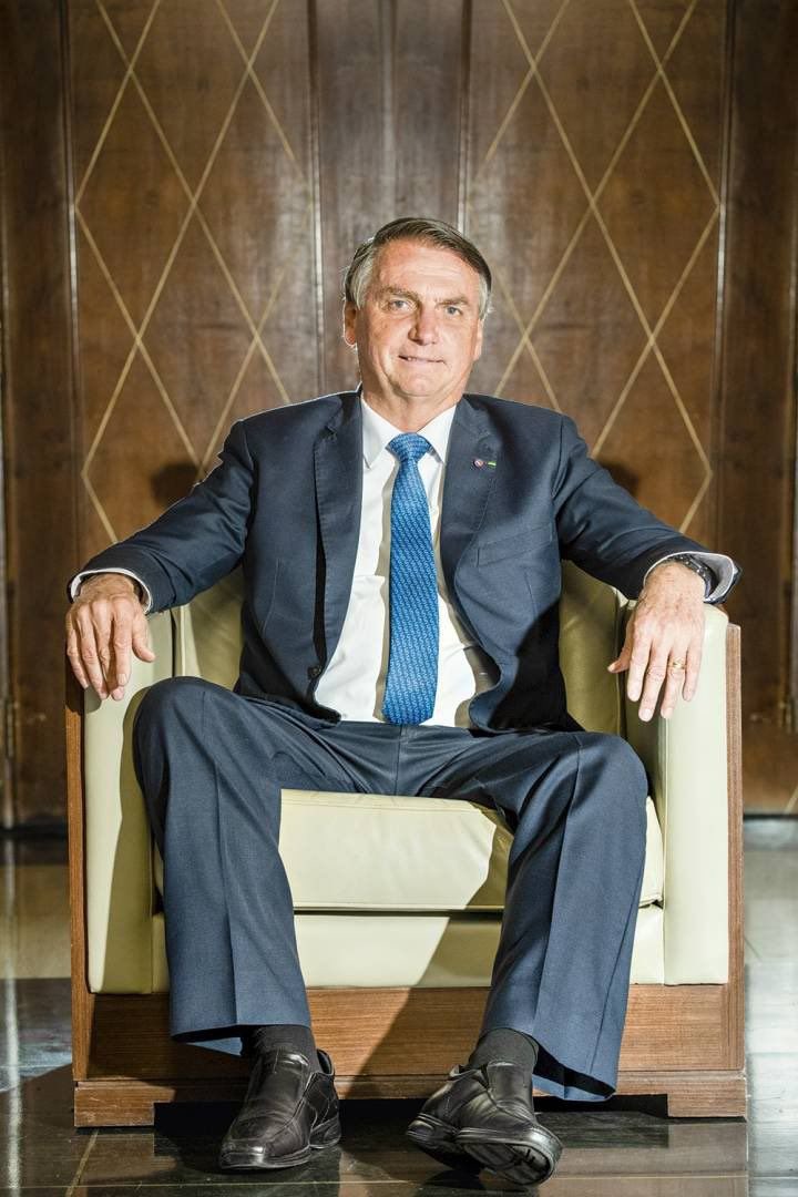 CentralDireitaB's tweet photo. 🇧🇷 BOLSONARISMO: Além de colocar o filho no segundo turno das eleições presidenciais, Jair Messias Bolsonaro conseguiu eleger quatro familiares que disputaram vagas no Congresso nas eleições de 2026:

• Carlos Bolsonaro — senador por Santa Catarina;
• Michelle Bolsonaro — senadora pelo Distrito Federal;
• Jair Renan Bolsonaro — deputado federal por Santa Catarina;
• Renato Bolsonaro — deputado federal por São Paulo.

🗞️ @folha