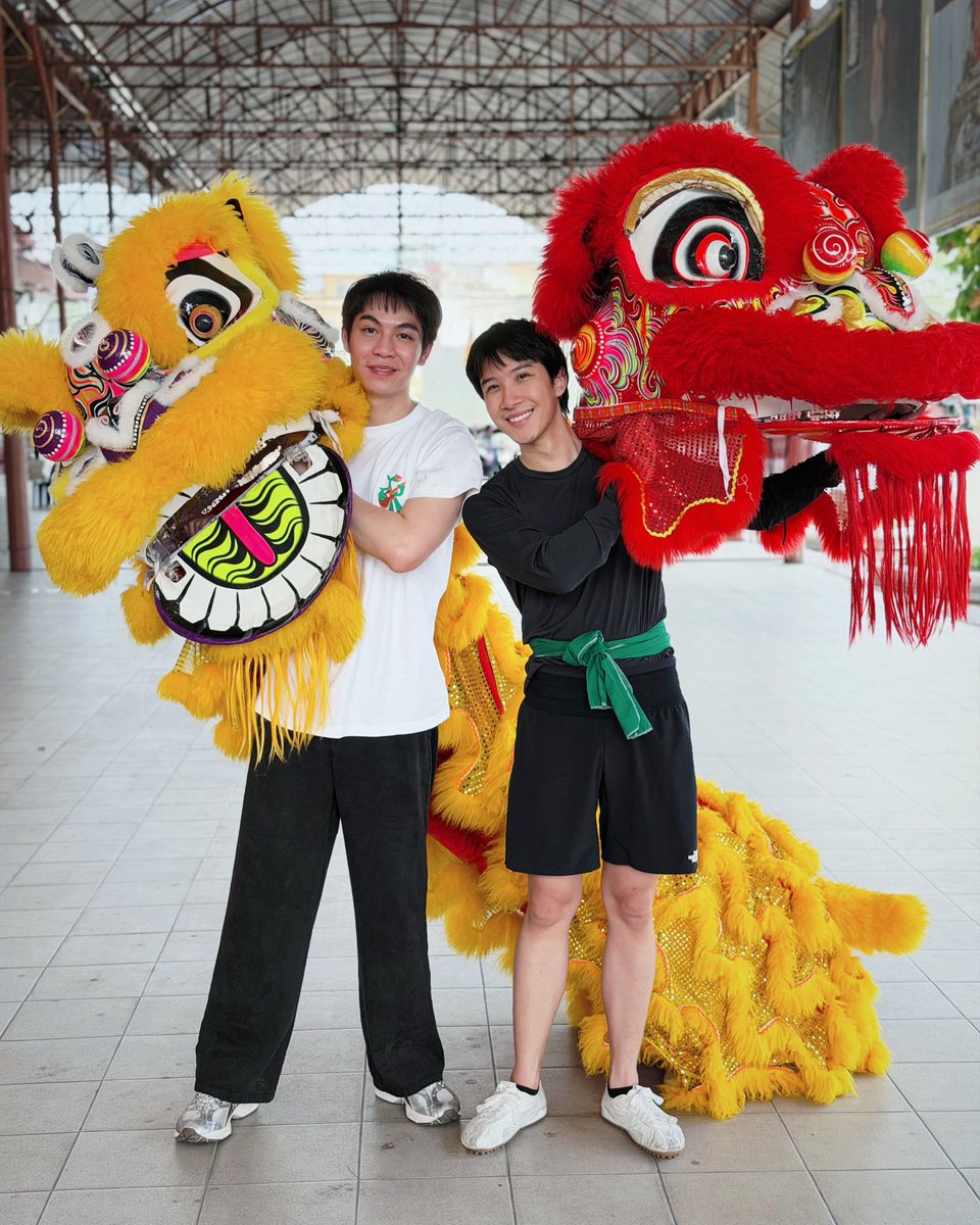 First_Memorie's tweet photo. เคียงมังกร 🐲 เปิดกล้อง เริ่มถ่ายทำ Q1แล้ว

ฝากทุกคนส่งกำลังใจ ❤️
ให้เฮียเอินและน้องคุนด้วยน๊า ขอให้การถ่ายทำราบรื่นและปลอดภัยนะครับ 

#TheInvisibleDragonQ1
#เฟิร์สข้าวตัง https://t.co/DqBEJO8nHs