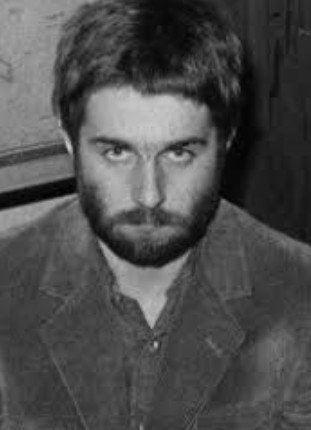 wlkpolanka's tweet photo. 5.10.1982r., po wielu m-ach ukrywania się w podziemiu,( gdzie kierował Regionalnym Komitetem Strajkowym Dolny Śląsk i współtworzył Tymczasową Komisję Koordynacją)
Frasyniuk został schwytany przez SB we Wrocławiu. W listopadzie 
 1982 r, skazano go na 6l więzienia.
Wyszedł w 1984 https://t.co/eGY3qiif7m
