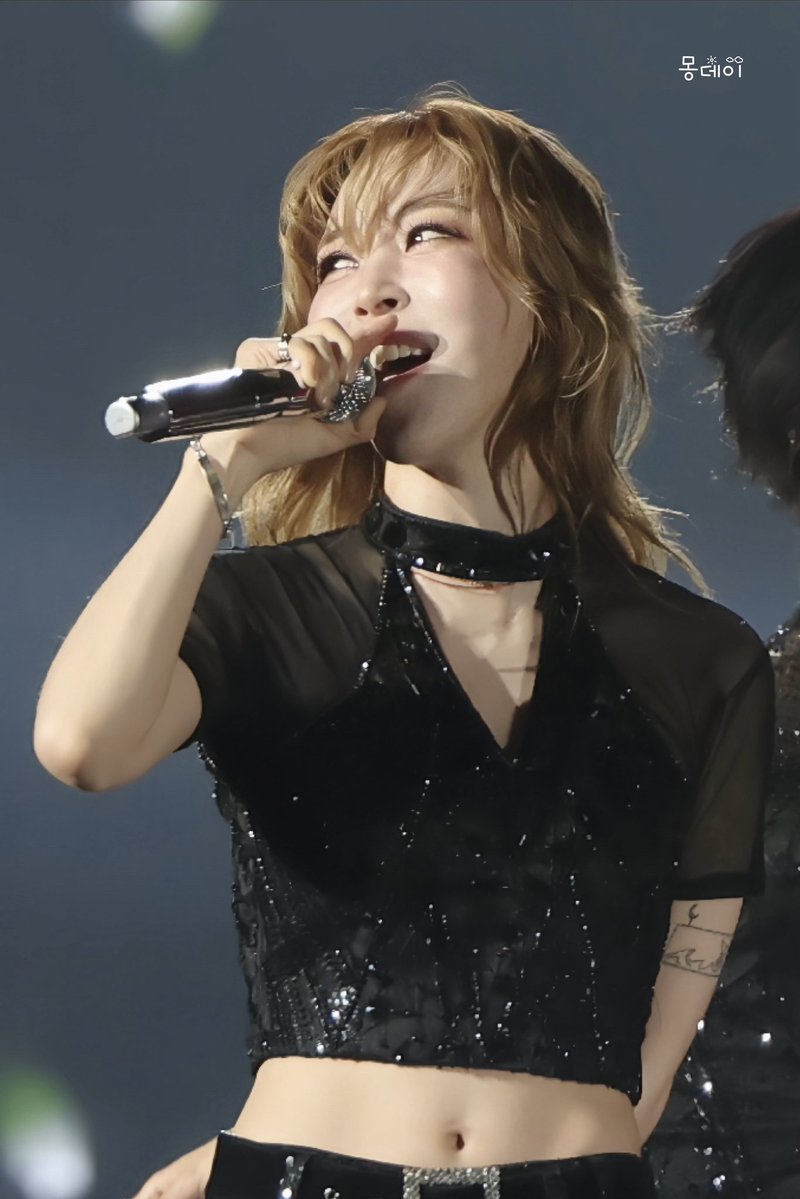 mondayblue__s's tweet photo. 261004 4WARD 콘서트 in 홍콩

귀엽고 멋있는 햄

#마마무 #문별  
#Mamamoo #Moonbyul https://t.co/NCAA8BUSWq