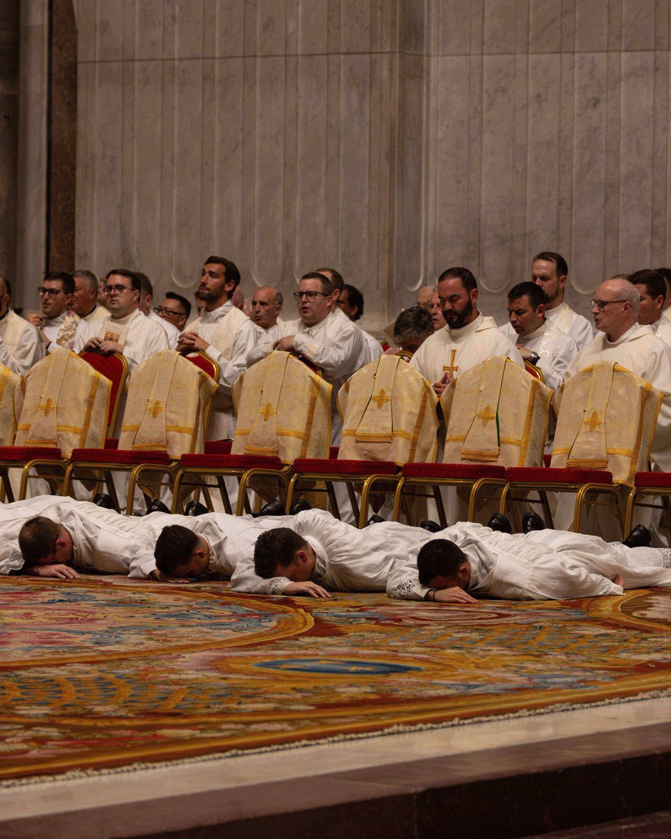 The_CFNews's tweet photo. On September 2nd, Bishop Barron ordained 18 seminarians into the transitional diaconate. https://t.co/2TsfCG0qwQ