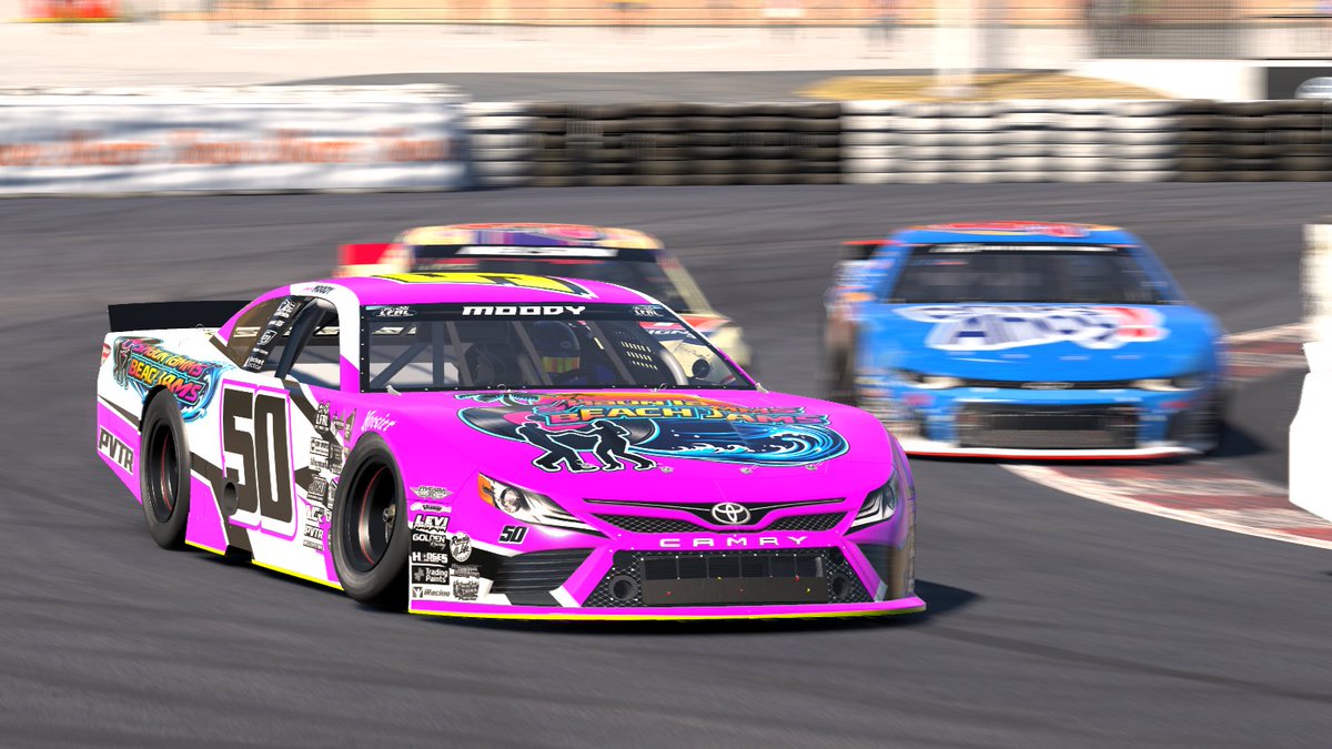 PVTR_eSports's tweet photo. Wild Night at the Clash 💥

@LandonBrown_5 - P19
Haley Moody - P14
@HeathRutherfor3 - P7
@JParrish_55 - P4

#PVTReSports https://t.co/qoQ1WgJK9T