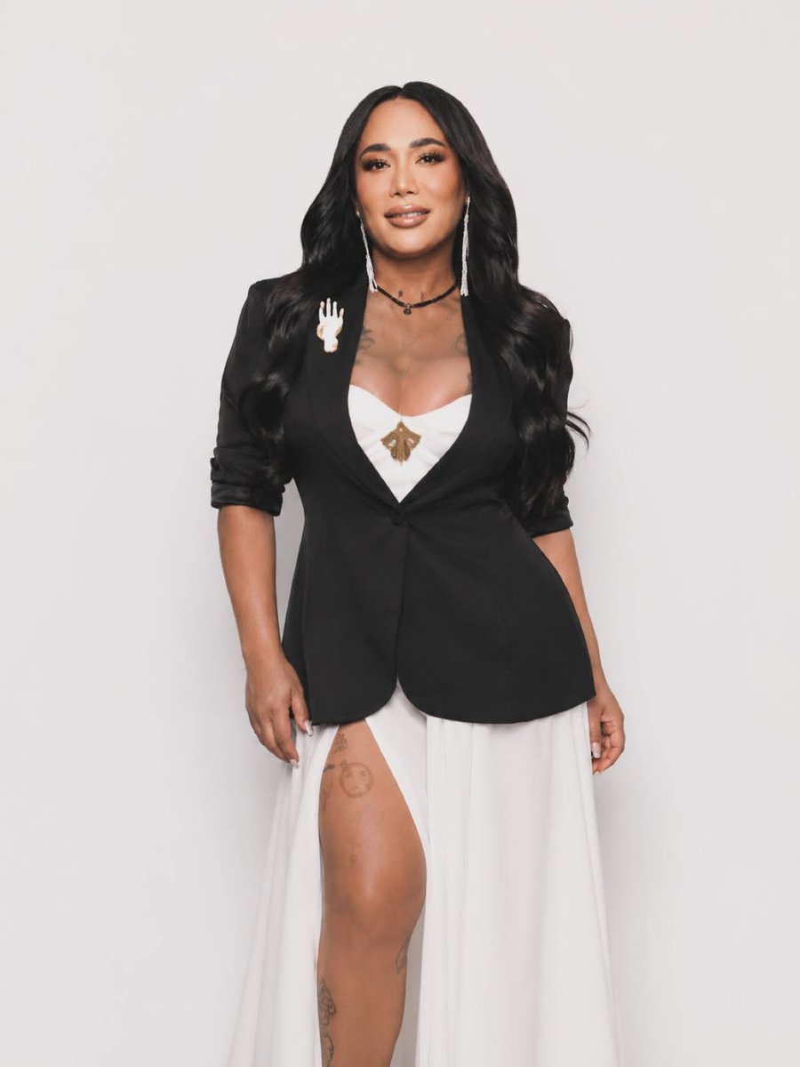 MundoPatyCantu's tweet photo. ¡Hoy es la gran final! #TeamKarina ✨

⭐️ Vota por Karina Torres a traves de la app de VIX &amp; también por la página: https://t.co/9irkAYX3So 
⭐️ Dale stream al EP de Paty: https://t.co/2e78tqrRhT  

Compartenos tus capturas aquí ⤵️ https://t.co/GhJa4bvGtJ