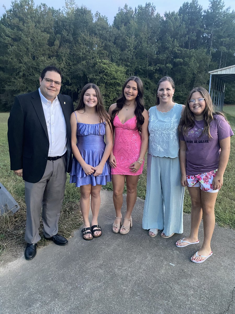 MJArnold55's tweet photo. Homecoming Dance 2026! https://t.co/cyUxPI0acO