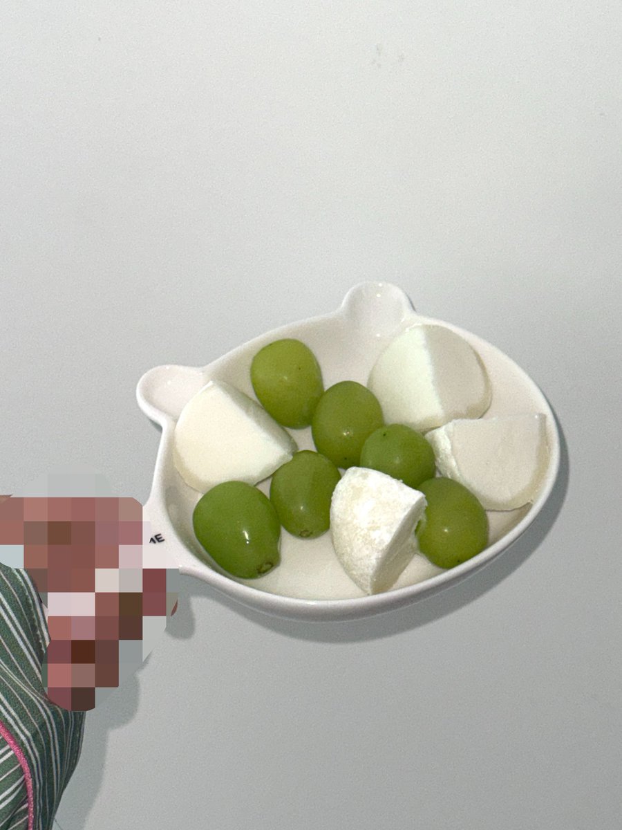 xvjmeu's tweet photo. 얼려먹는게 더 맛있네요.. 걍 요아정맛... https://t.co/ccKL9uaYeg