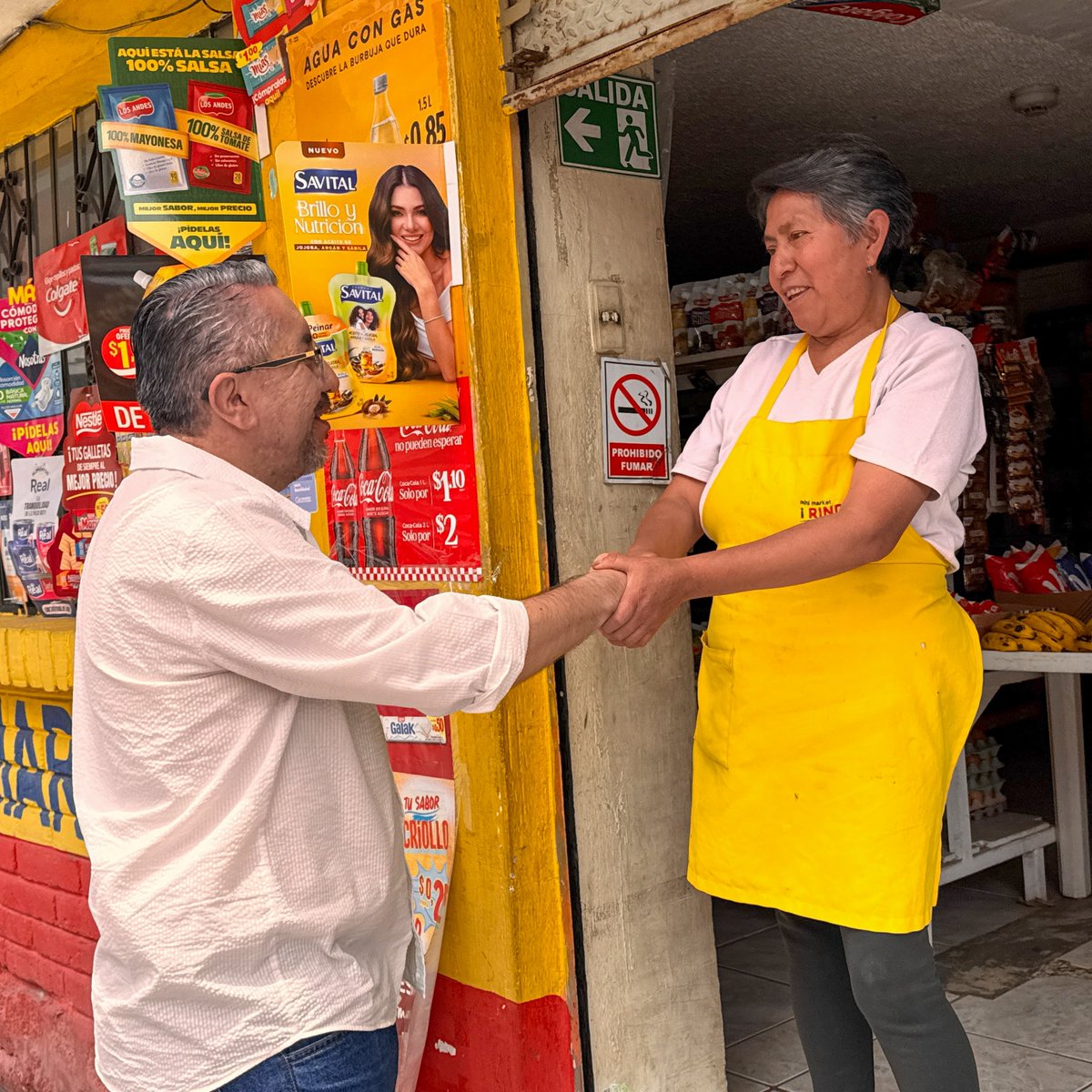 CRISCORONELZU's tweet photo. Paso a paso, calle a calle, seguimos recorriendo #Rumiñahui. 💙

En San Pedro caminamos junto a nuestros vecinos, escuchando sus ideas y construyendo juntos el cantón que queremos. 🤝

¿Qué cambiarías en tu barrio? 👇
#RumiñahuiVencerá #CristianSabeCómo https://t.co/OEXdFVJLhx