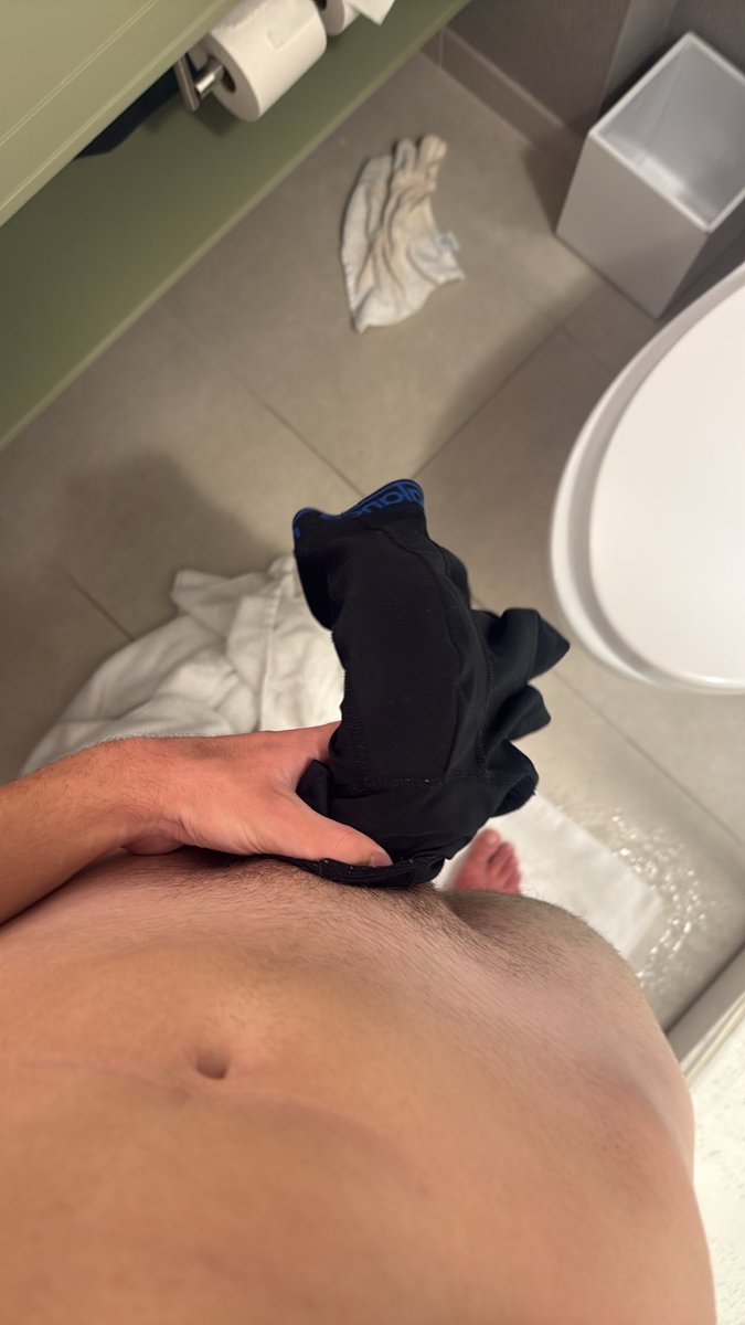 DeanXxxrha's tweet photo. Dm me. No old or fat ppl https://t.co/v6s9WpDFGt