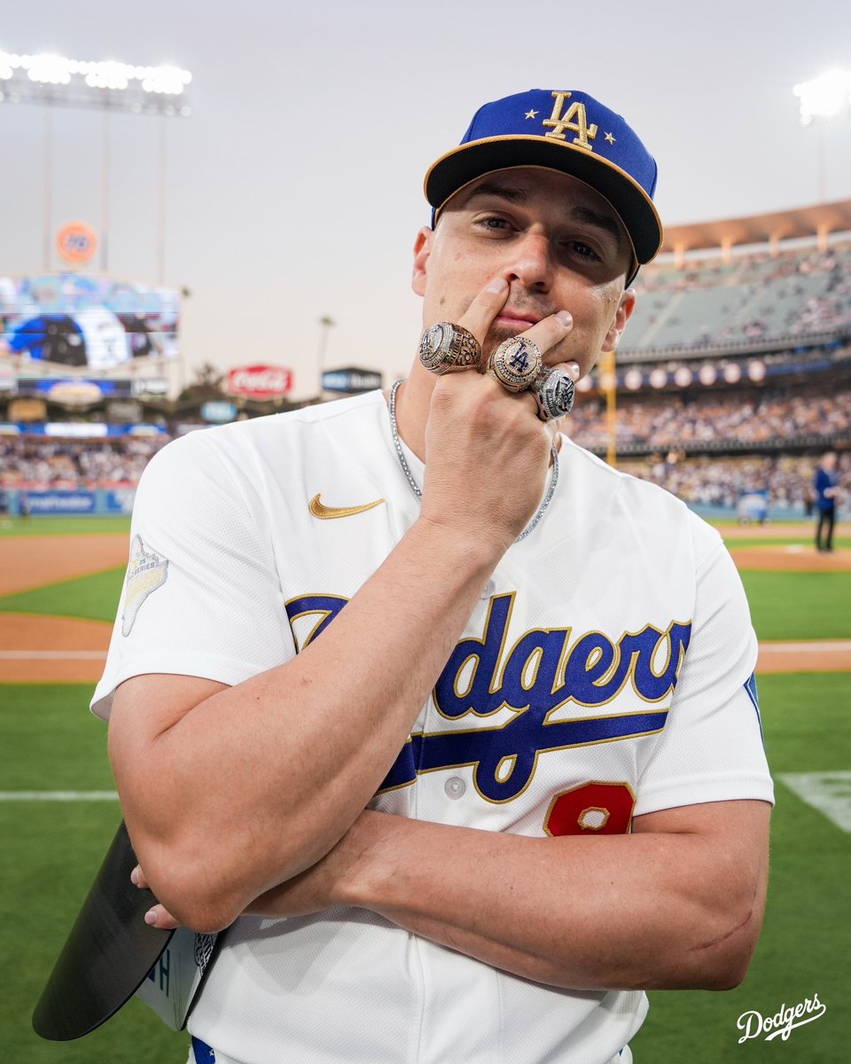 Amanda_june9's tweet photo. @DodgerBlue1958 We need Kiké in there😭 https://t.co/NeketExKJk