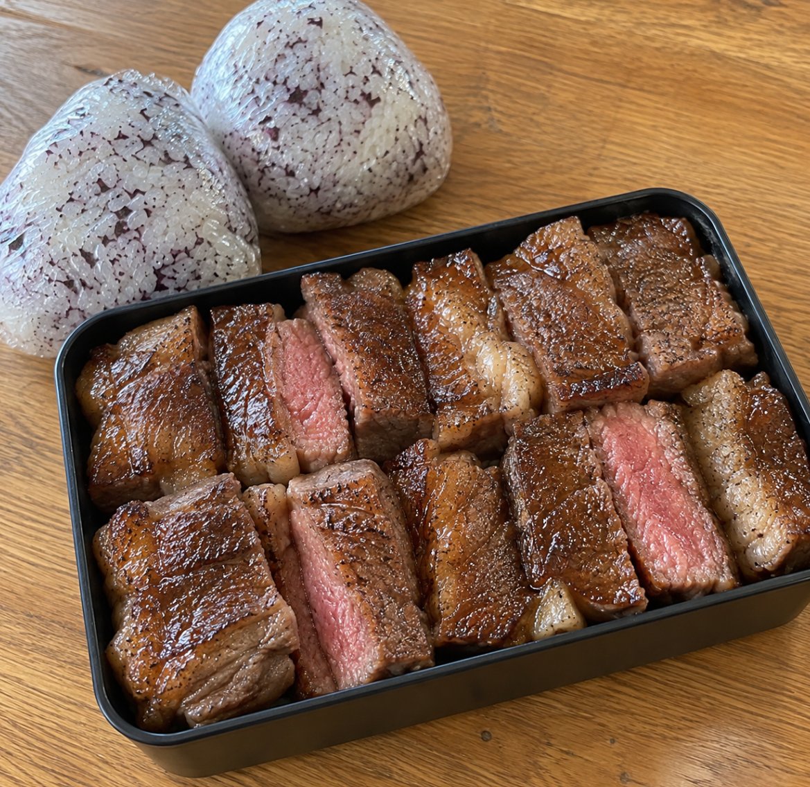 NBenmaran85901's tweet photo. 30歳独身女が作るやけくそステーキ弁当。 https://t.co/ai2K7AG6jh