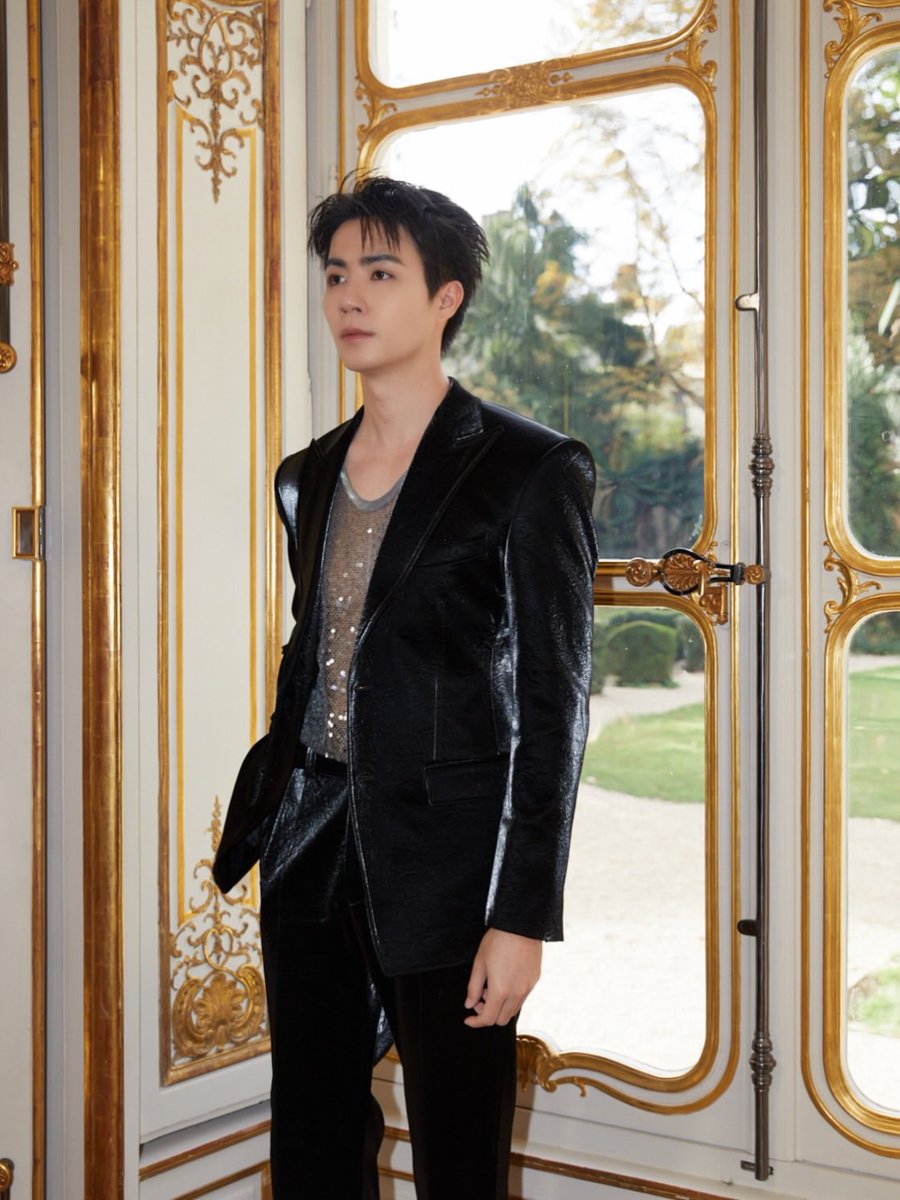teamsupportzee's tweet photo. ☼ #ZeePrukIGUpdate ☼
(05.10.26)

IG : zeepruk

One day in October when the rain cleared and the wind and sunlight were perfect.

Everywhere you stand becomes a picture,Paris.

ZEEPRUK PARIS RUNWAY AGAIN
#SUNGYILEExZEEPRUK

#SungyiLee
@zee_pruk #ZeePruk https://t.co/AnxZV0G99i