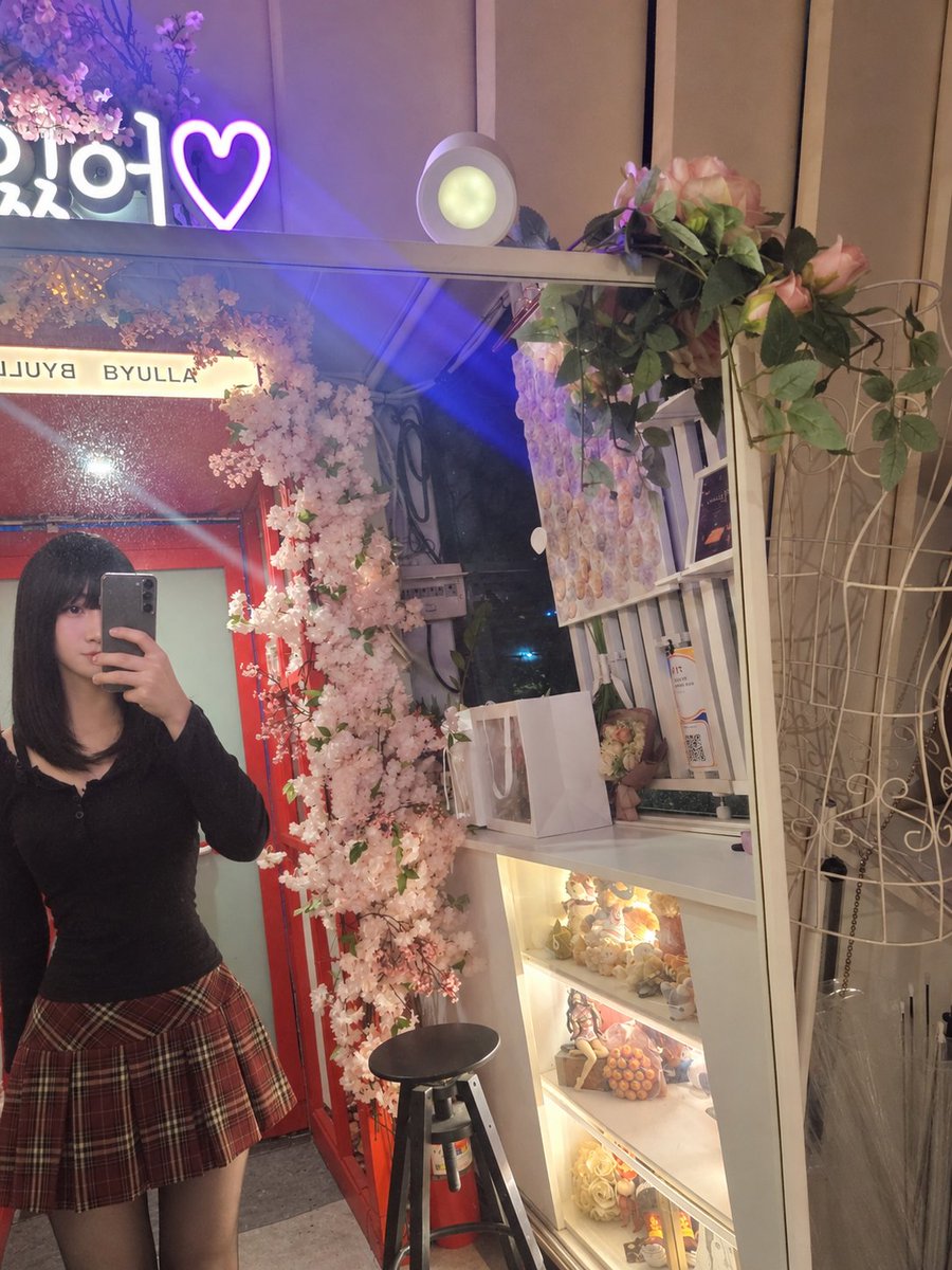 yeiiiiinn's tweet photo. 별라 첫 방문!!!! 사장님 너무 친절하구 순자언니 너무 이뻣다!!!
다음에 또 가야지
검스는 사랑이야❤️
#여장 #시디 #CD https://t.co/vvkr7hrCe3