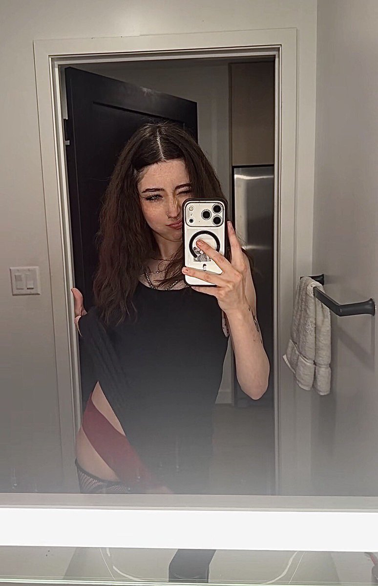 theisabeau's tweet photo. If you get one question. What is it? 😚 https://t.co/DrPdPBwtIq