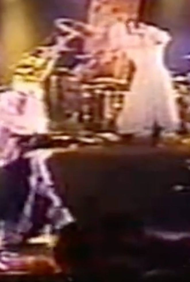 mackt4lyfe's tweet photo. Day 145 of #mackt2026!! I used to clown on Mana for using ai once…maybe he deserves a man who doesn’t use it to make music videos despite being an actor. This is why the macktphoto is extremely blurry today. #gacktworkout https://t.co/jyq0XvsZ3Q