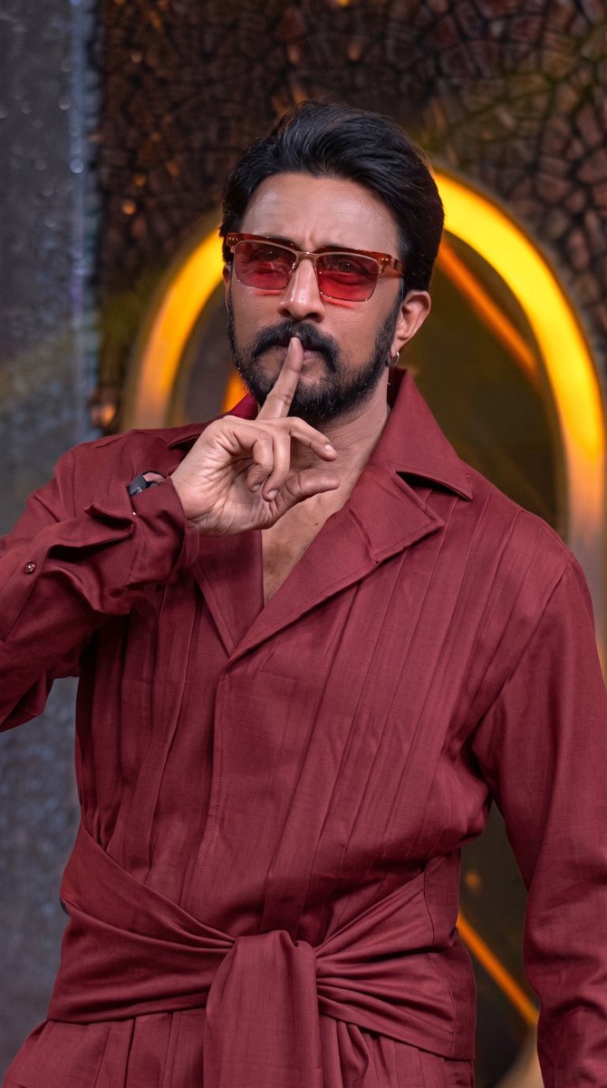 KicchaUniverse's tweet photo. 👑 The aura. The attitude. The Baadshah.

Sunday feels different when @KicchaSudeep takes the Bigg Boss stage. 🔥❤️‍🔥

One Man. One Presence. One Kiccha. 👑

#KicchaSudeep #BBK13 #explorepage #KicchaUniverse #fyp https://t.co/ABCY1PiCHB