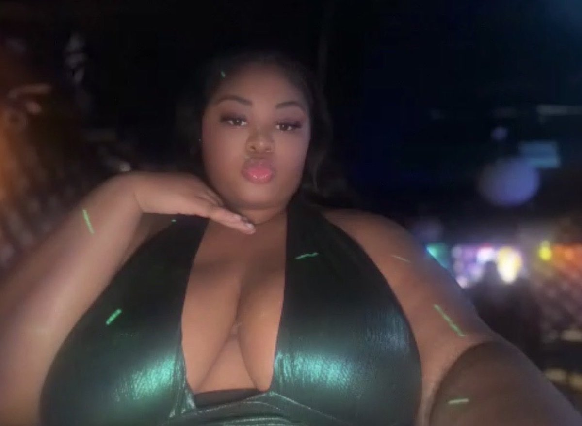 AaliyahArman's tweet photo. Like the view 🌹#bbw #fypシ゚viral #fyp #blacktaboo https://t.co/h4SIq4VWI0