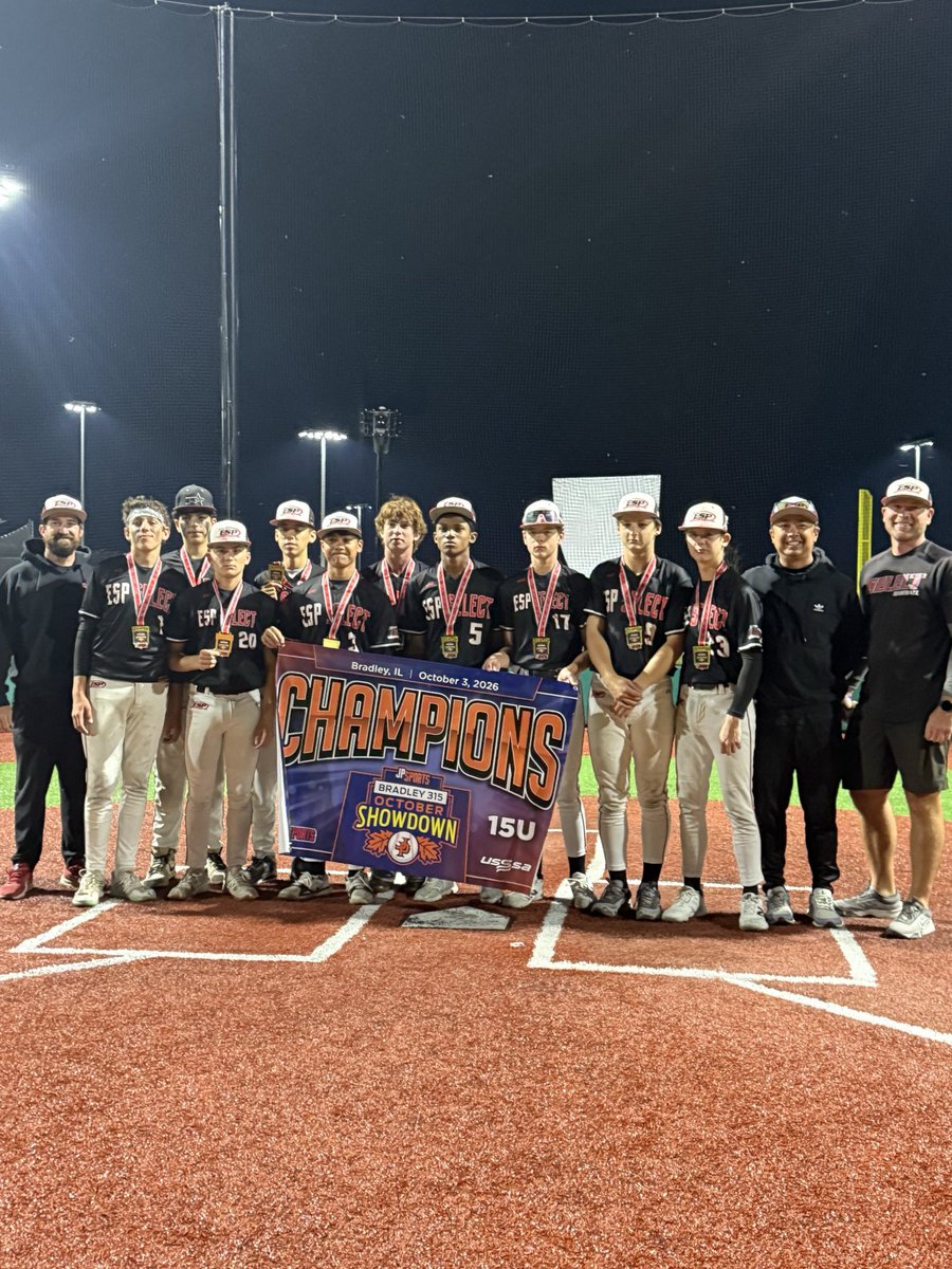 crsdvd's tweet photo. ESP Tornadoes champs in Bradley! ‘30 Douglass, Vasquez, Turyna lead the team on offense as Douglass and ‘29 David get the key Ws. Long day of fall baseball ending with a banner at the end. #ESPTrained @CoachBednarko @TaddGibby24 https://t.co/4XTq7Q6gGu