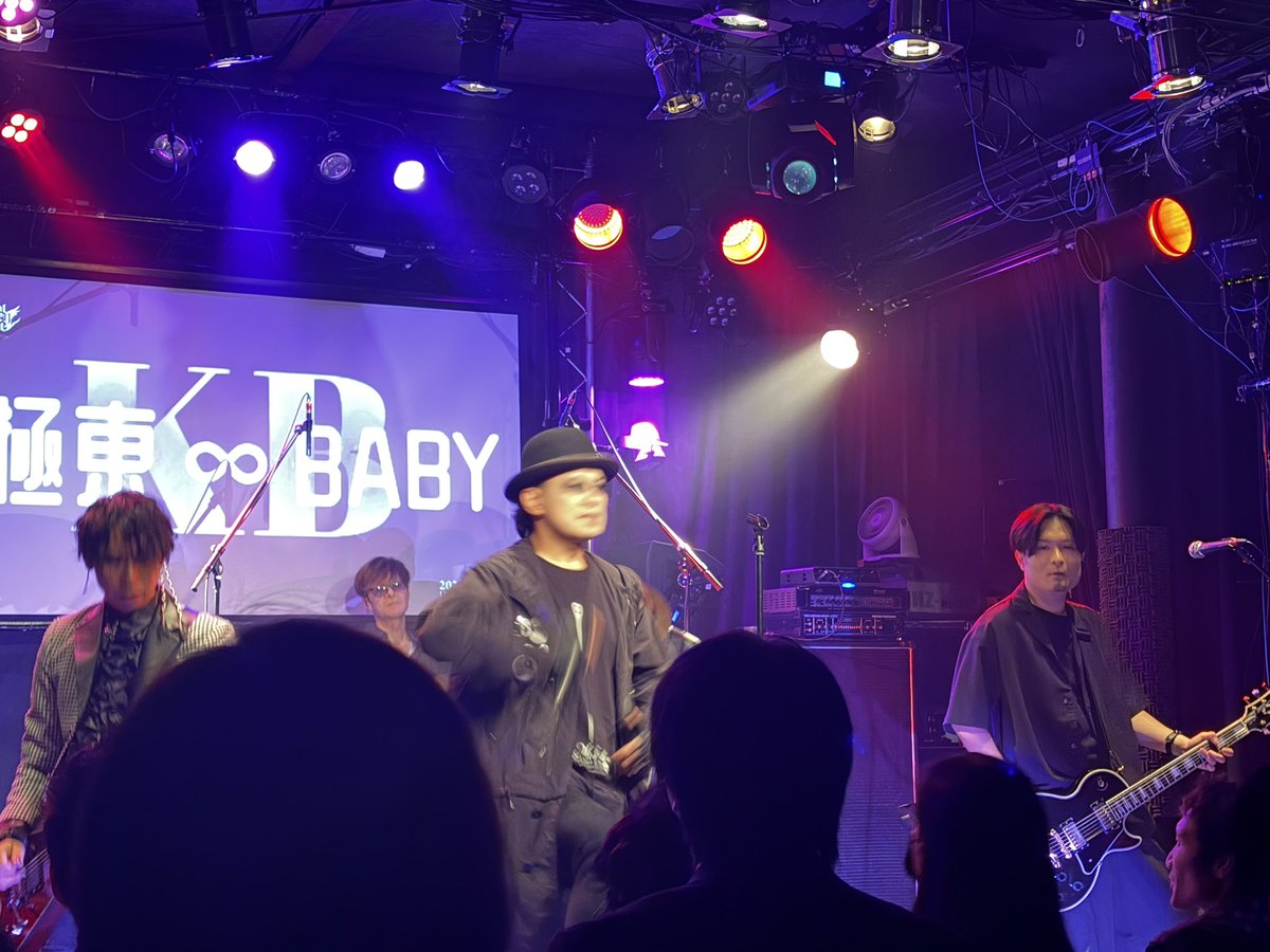 ungeigei's tweet photo. #VisualRavenNight
#VRN
#極東baby
#BUCKTICK
LOVE MEのコーラス歌いましたよー🎤
拝見するのは2度目かな?セトリもかなり変わってた!
JUST ONE MORE KISSでイベント出演されたvocalさんを招いての演奏も良かった!一体感‼️
悪の華観て1番最初に行ったB-Tライブ思い出す(何回も言っててすみません) https://t.co/nFcf5DkIM9