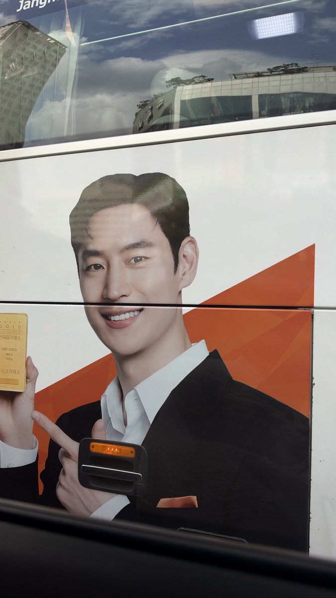 Yourinin's tweet photo. 자만추 https://t.co/dVPn9Kukh8