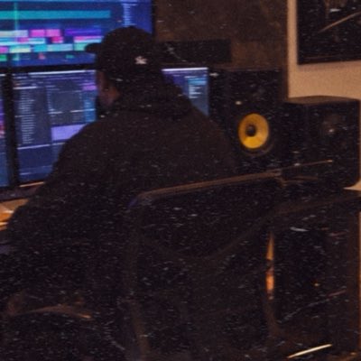 Untitled50GiG's tweet photo. #NewProfilePic #Studio https://t.co/BvcM3w7F5n