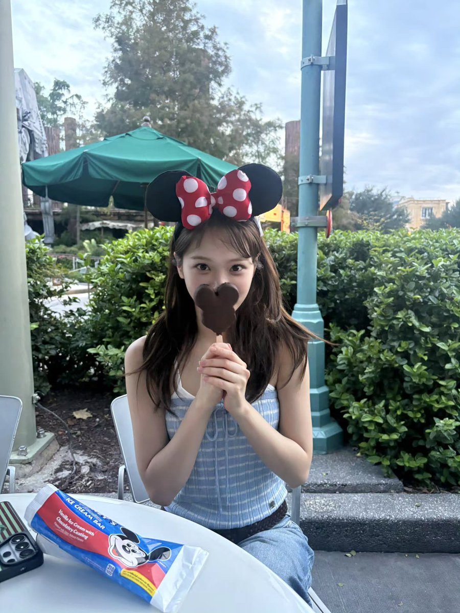abcw_81's tweet photo. 김채원 이 사람 미국간후로 매일 제발 쌈귀자 mood 올라와서 죽을거같습니다 한국오셔야합니다 https://t.co/wiIQskDvTi
