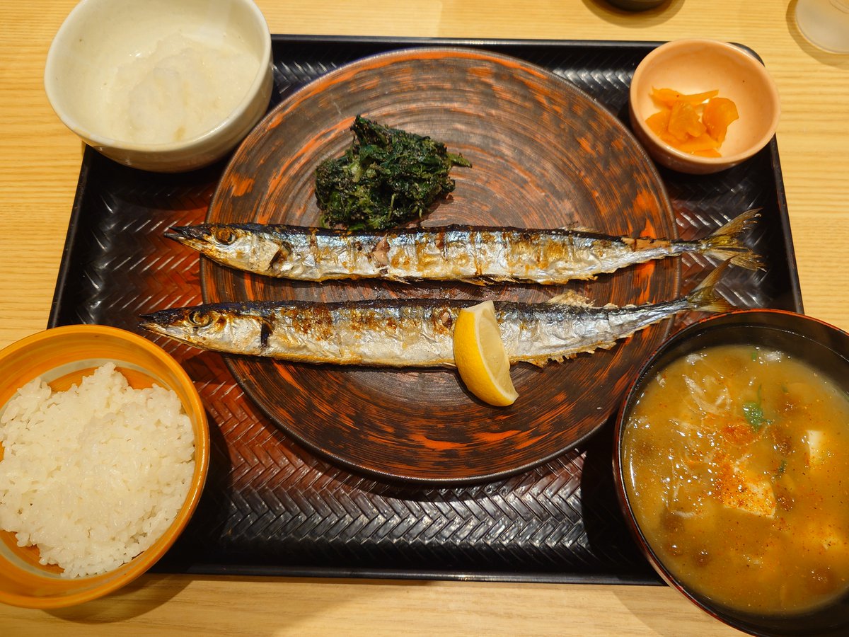 vej045532's tweet photo. 今年は出さないって言ってたのにあったので、生さんまの炭火焼き定食　@大戸屋 調布 https://t.co/EpRJMFVHhy