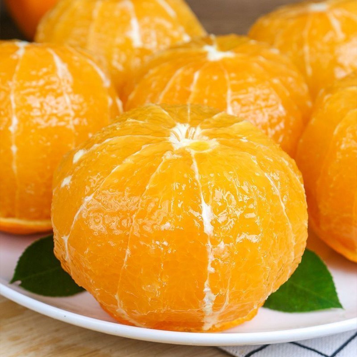 RogueStadivcxa's tweet photo. This juicy fruit has a smooth rind, tender pulp, clean peel, fresh texture, and is not burnt or fusty, making it perfect for a sunny snack! https://t.co/rT9eLTFJSo