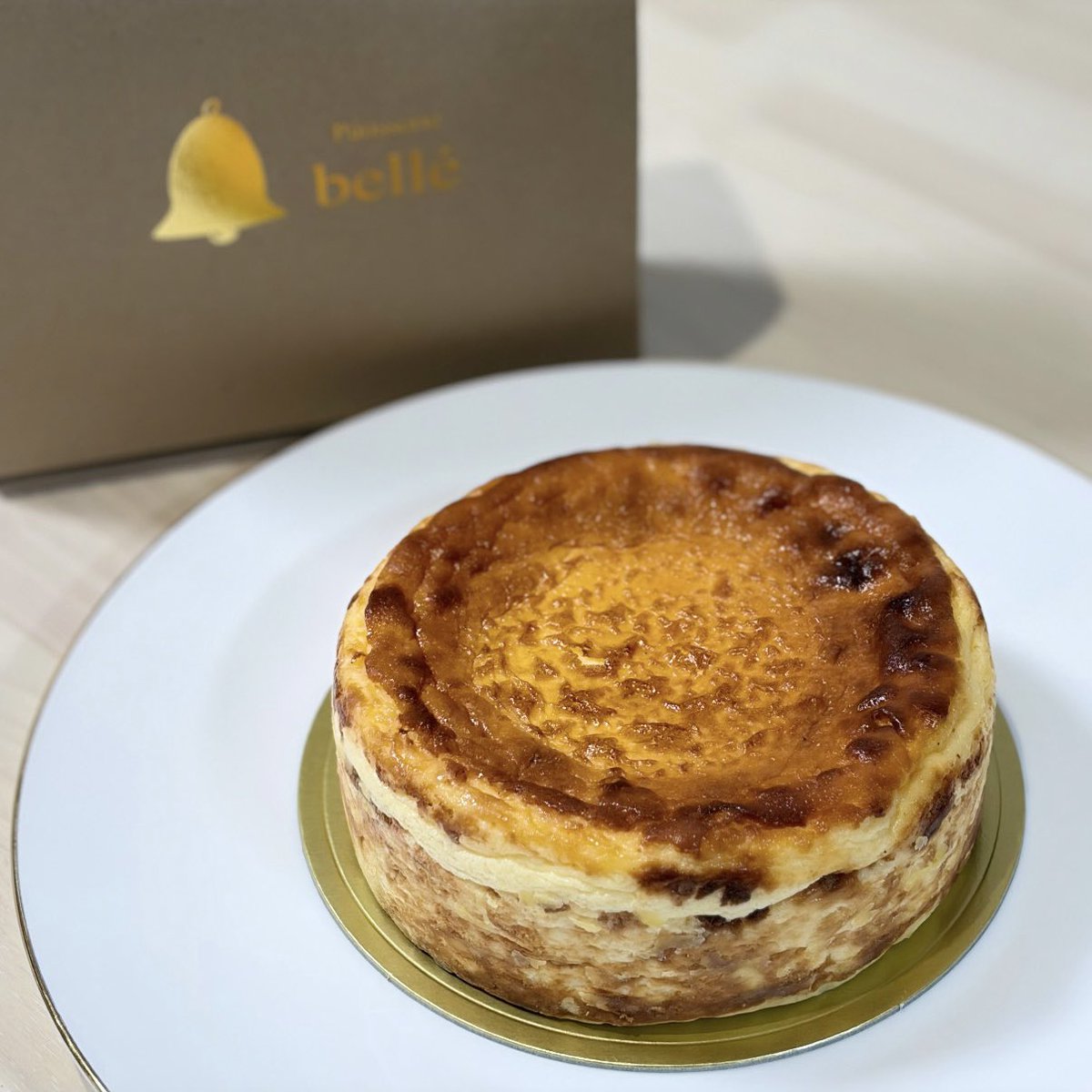 minminoubo's tweet photo. おとりよせネット様
▷▶ @otoriyosenet より
Patisserie Belle(パティスリーベル)様の
とけだすバスクチーズケーキをお試しさせて頂きました🕊

とにかく滑らか😋
バスクチーズケーキなので
少し表面の苦味が中身のとろっとしたクリームと相性抜群！
 
ありがとうございました🙇🏻‍♀️

#minの当選報告 https://t.co/RjxMMEKmVA