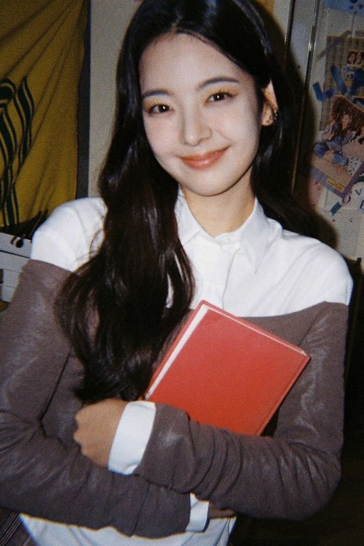 althliya's tweet photo. @AvenorUni Halo, dosen-dosen dan teman-teman Avenor University, saya Althea Beatrice, dari fakultas Mind and Personality. Salam kenal. ☺️ https://t.co/XHDPEBgG56