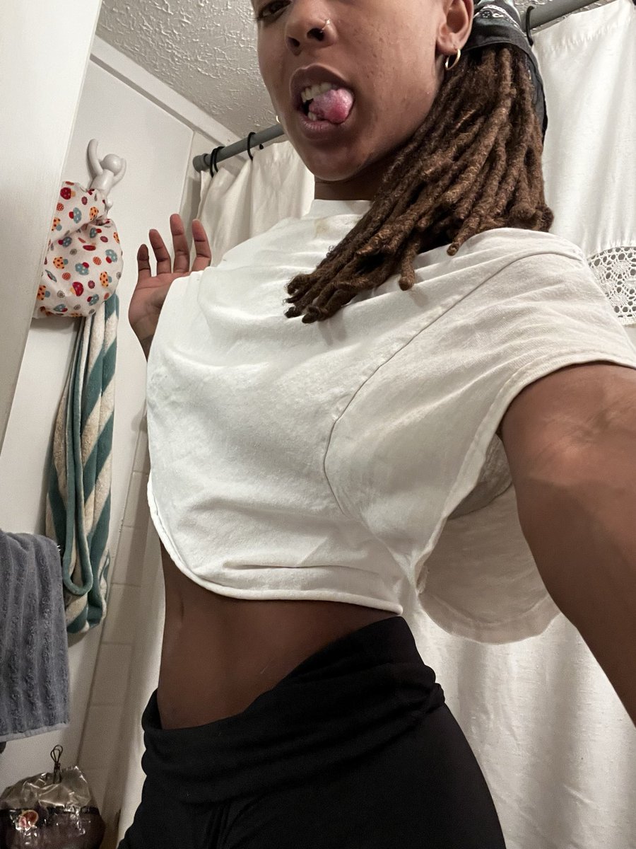 mamamissthang's tweet photo. i just want to drain your dick and your bank account🙄 where are my giant white nerdy subs🥺

#findom https://t.co/RpApWcBoPr