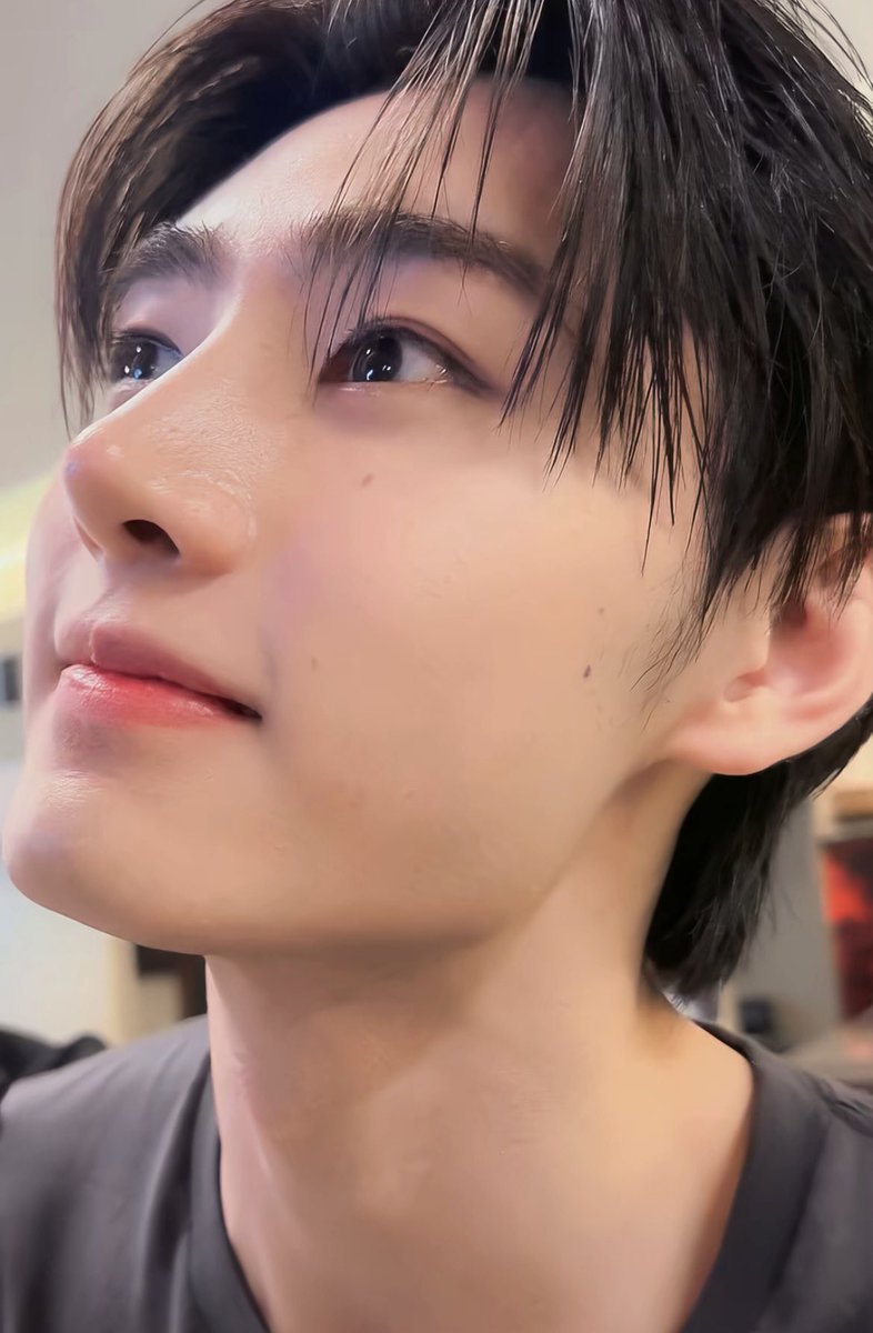 kyos2love's tweet photo. queria tanto morder as bochechas dele https://t.co/X3JrabqIlj