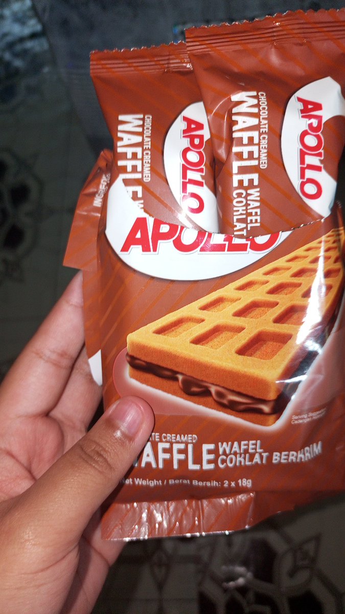 chintaalis53556's tweet photo. Apollo what the fuck is this bruh i was expecting a big as waffle not two as long waffle 😭🙏 https://t.co/iVuyBwwfET