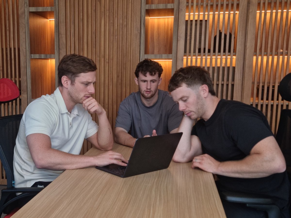 thefrankbro's tweet photo. Just ran a 3hr workshop with an operations agency, putting together a comprehensive cold email strategy for them. https://t.co/si1dGQvFvJ