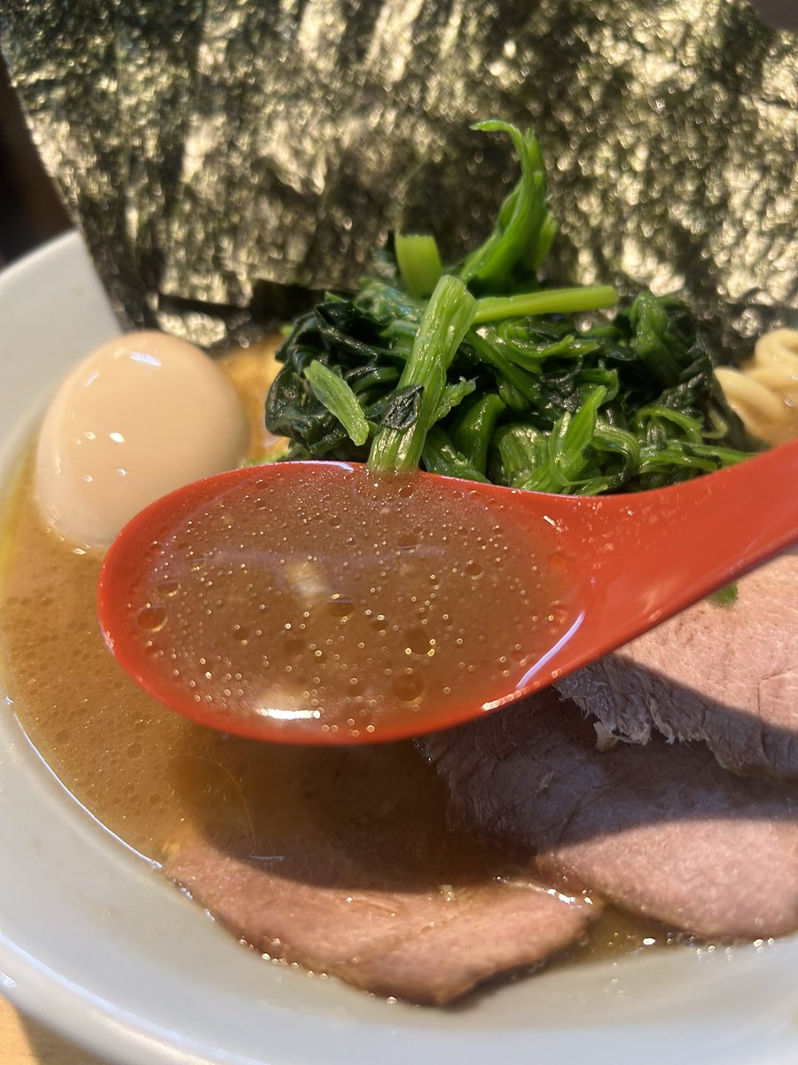 EntrustKondou's tweet photo. #サムライノネイロ

お初です！
家系ラーメン全部乗せ　1400円

やわ　普通　普通…
しょっぱウメー🍜
噂通り麺短けえ〜笑
にしても、麺もウメ〜…
塩分取りすぎになるから完飲は控えた https://t.co/kPHqSDRBGU