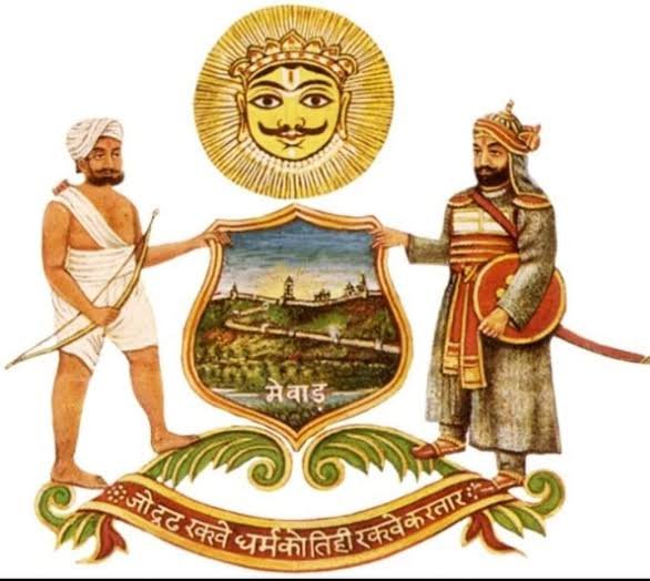 ganeshsinghada6's tweet photo. महाराणा प्रताप के अपनों ने दुश्मनो का साथ दिया वहीं आदिवासी राजा वीर शिरोमणी "महाराणा पूंजा भील" ने मेवाड़ की रक्षा के लिए स्वाभिमान,धरती मां के लिए गोरिल्ला युद्ध प्रणाली से हल्दीघाटी युद्ध में लाखों की मुगल सेना को पिछे हटने को मजबुर कर दिया।
जोहार 🌱 🌿
#भील_योद्धा_राणा_पूंजा https://t.co/2LoJUKBpWr