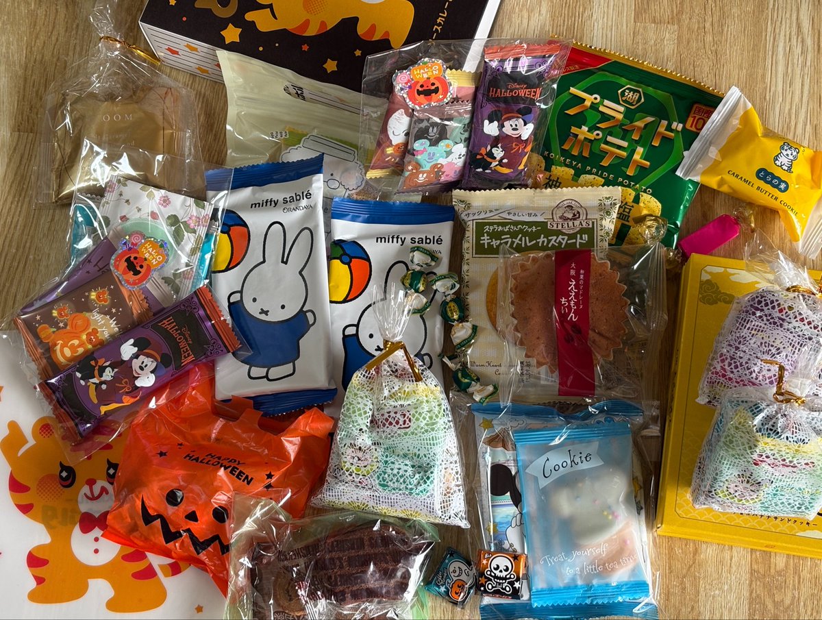 higata_m's tweet photo. あらためまして、昨日の俺ウサ30はありがとうございました。舞台の話題で持ちきりでした。いつになってもタイバニの活力はすごいです✨無配をもらってくださった皆さま、たくさん本を買ってくださった方、お立ち寄りいただいた皆さま、本当にありがとうございました。 https://t.co/VXWZAXDqrg
