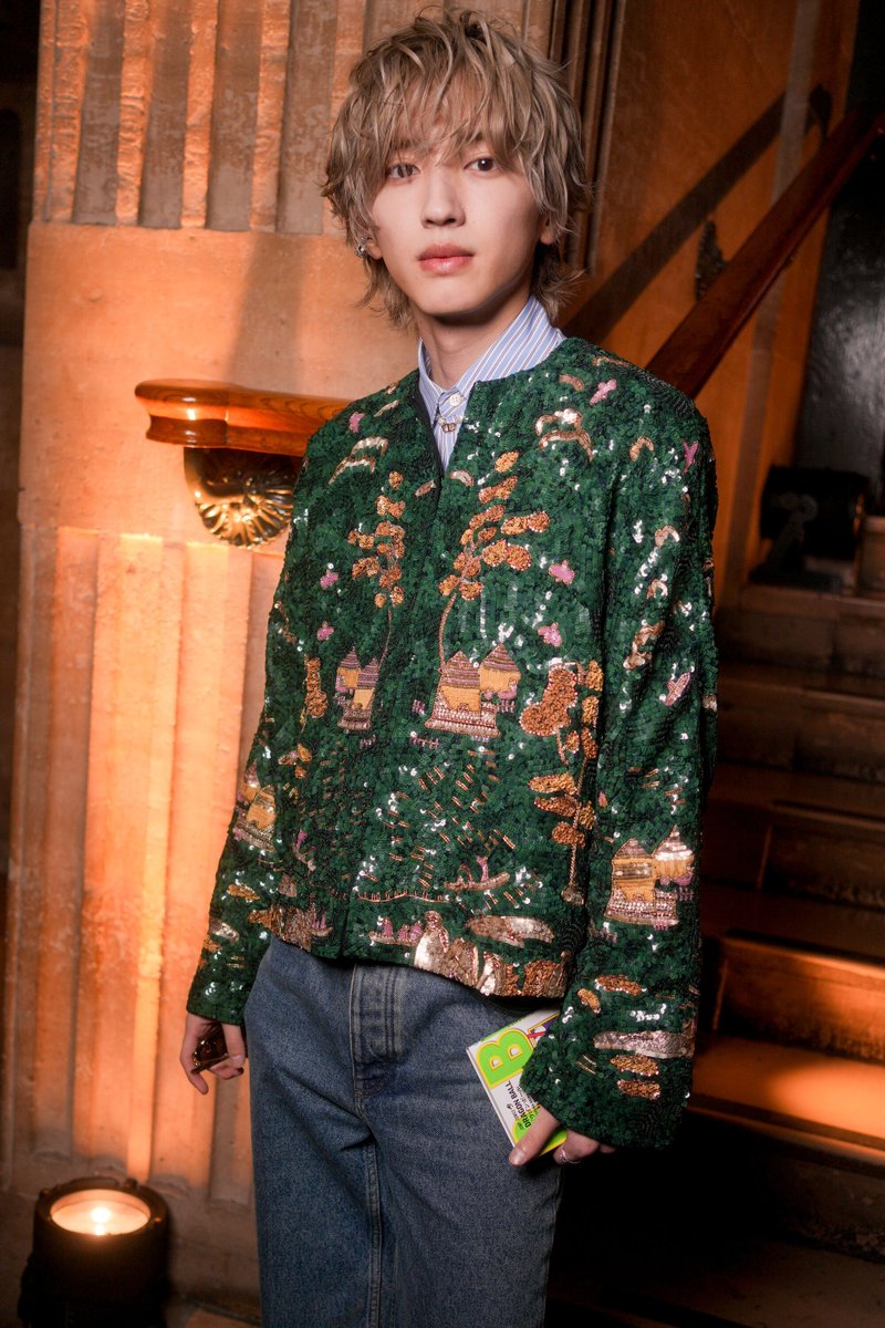 ellegirl_jp's tweet photo. 「ヴァレンティノ」2027春夏コレクションでは #なにわ男子 #道枝駿佑 さん、#IVE #レイ #リズ をキャッチ❣️ 
2027年春夏コレクションの来場セレブSNAPはこちらでチェック👇

🔗 https://t.co/j1pnVhah3m https://t.co/V3y2N0PN67