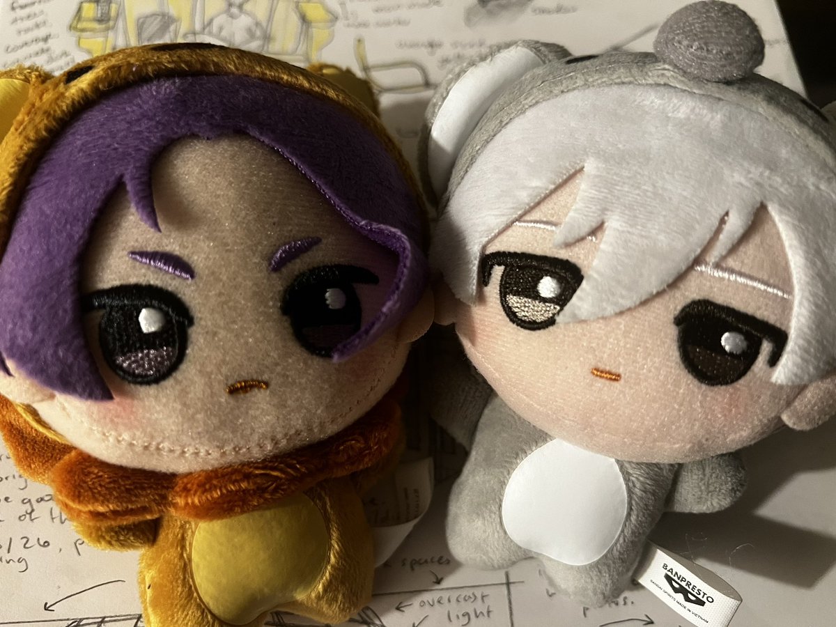 elksshow's tweet photo. theyre helping me with my homework https://t.co/vNUwEgLxfo