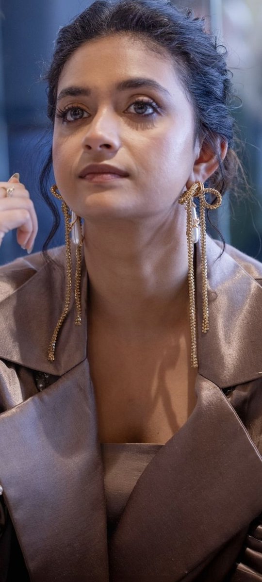 CuriousKarthi's tweet photo. Kundiyar broad solid and deep neck 😋👅 @ammuzkiara

Iva husky voice la monanga vittu 🤤💋 kettute thondai kazhuthu fulla suthi suthi 🥵👅 nakki edukanum kutti lips 👄🩷 la nakki mooku ootaiya sniff panni 👃🏻😋urinjukite kannatha kadichu sappi edukanum keerthy moaning sound oda 🤤💃🏻🫦