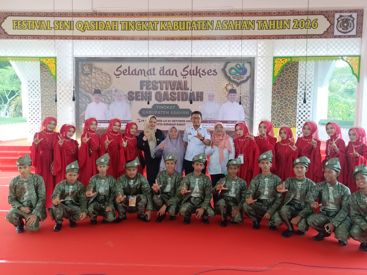 KtrCmtAekKuasan's tweet photo. Tampil memukau dan penuh percaya diri! 🎶✨ Duta Seni Kecamatan Aek Kuasan sukses unjuk kebolehan di panggung FSQ Kabupaten Asahan!
#pemkabasahan #asahansejahterareligiusmajudanberkelanjutan #aekkuasan #fsq #generasiemas https://t.co/USY91RTCMw