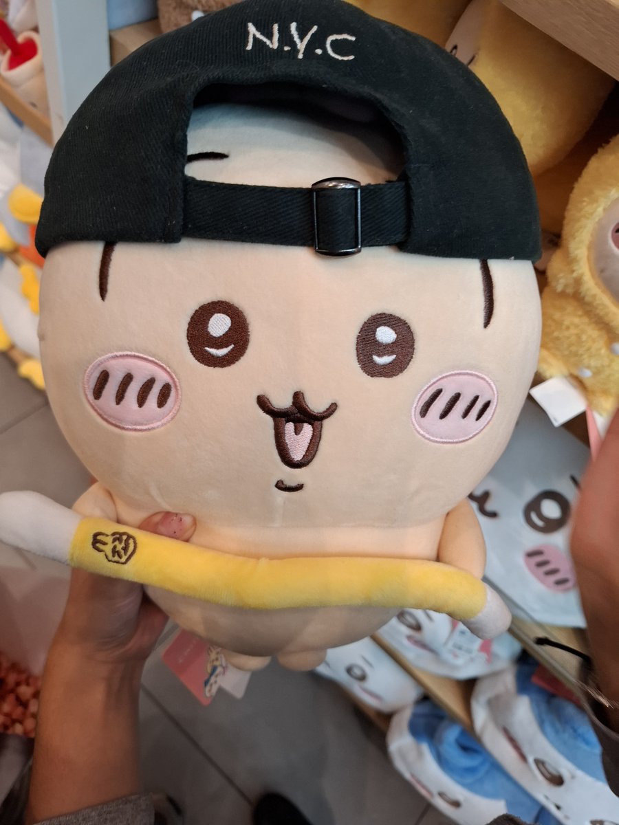 axellamz's tweet photo. usagi con gorra looking exactly like mi novio (´ｰ｀).｡*･ﾟﾟ https://t.co/Bi40blvaHC